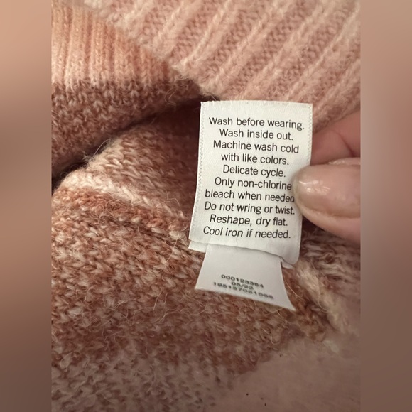 Nine West - retro feeling animal print blush color sweater - Picture 8 of 10